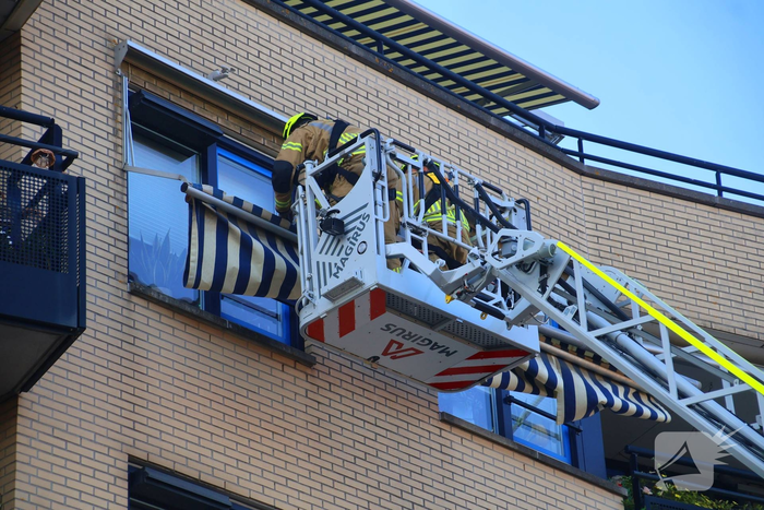 Gevaarlijke situatie door loshangend zonnescherm