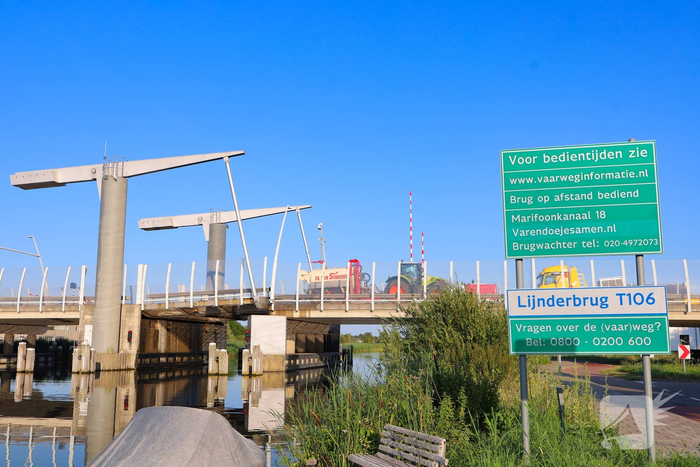 Ophaalbrug blijft open door hitte