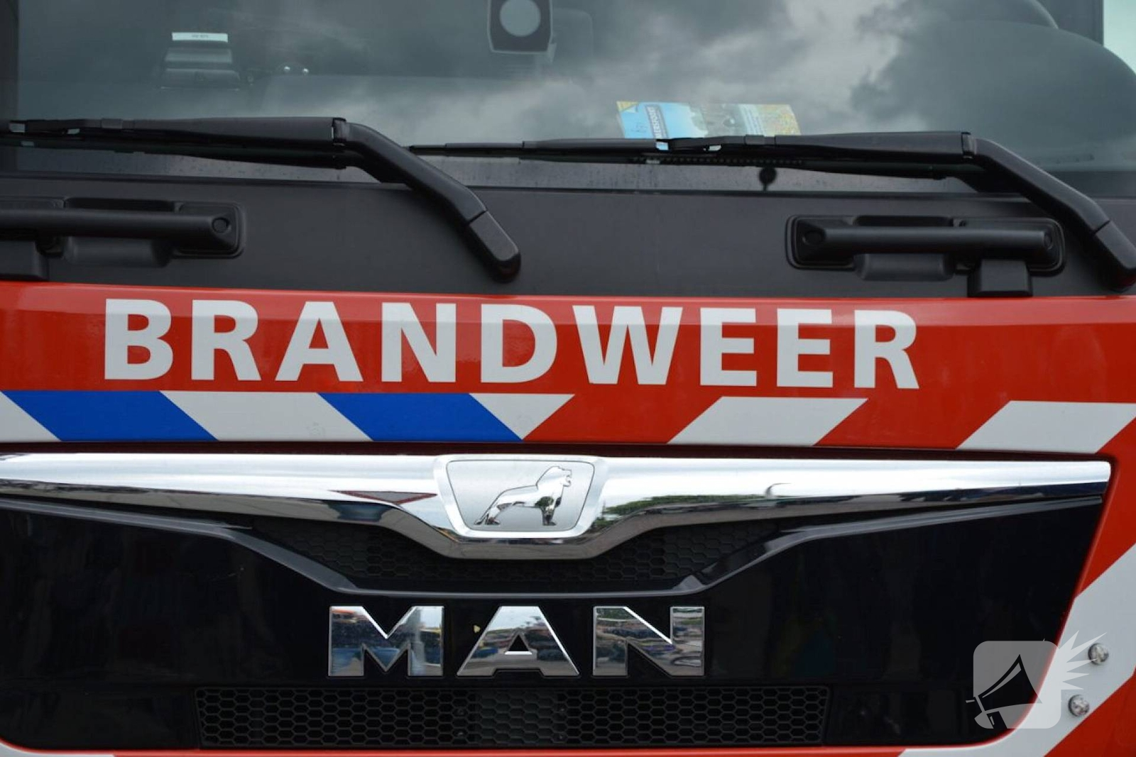 Smeulend afval leidt tot brand in garage