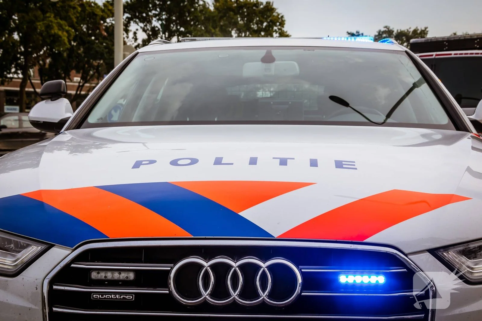 Fietser aangereden door bestelbus