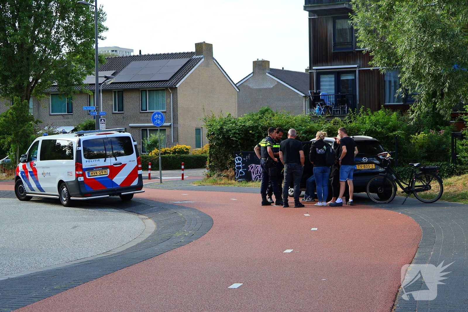 Automobilist rijdt door na aanrijding met fietster