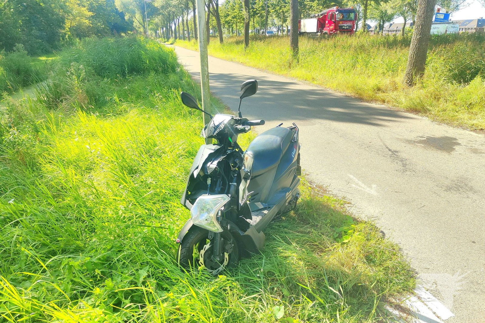 Schade aan scooter na botsing