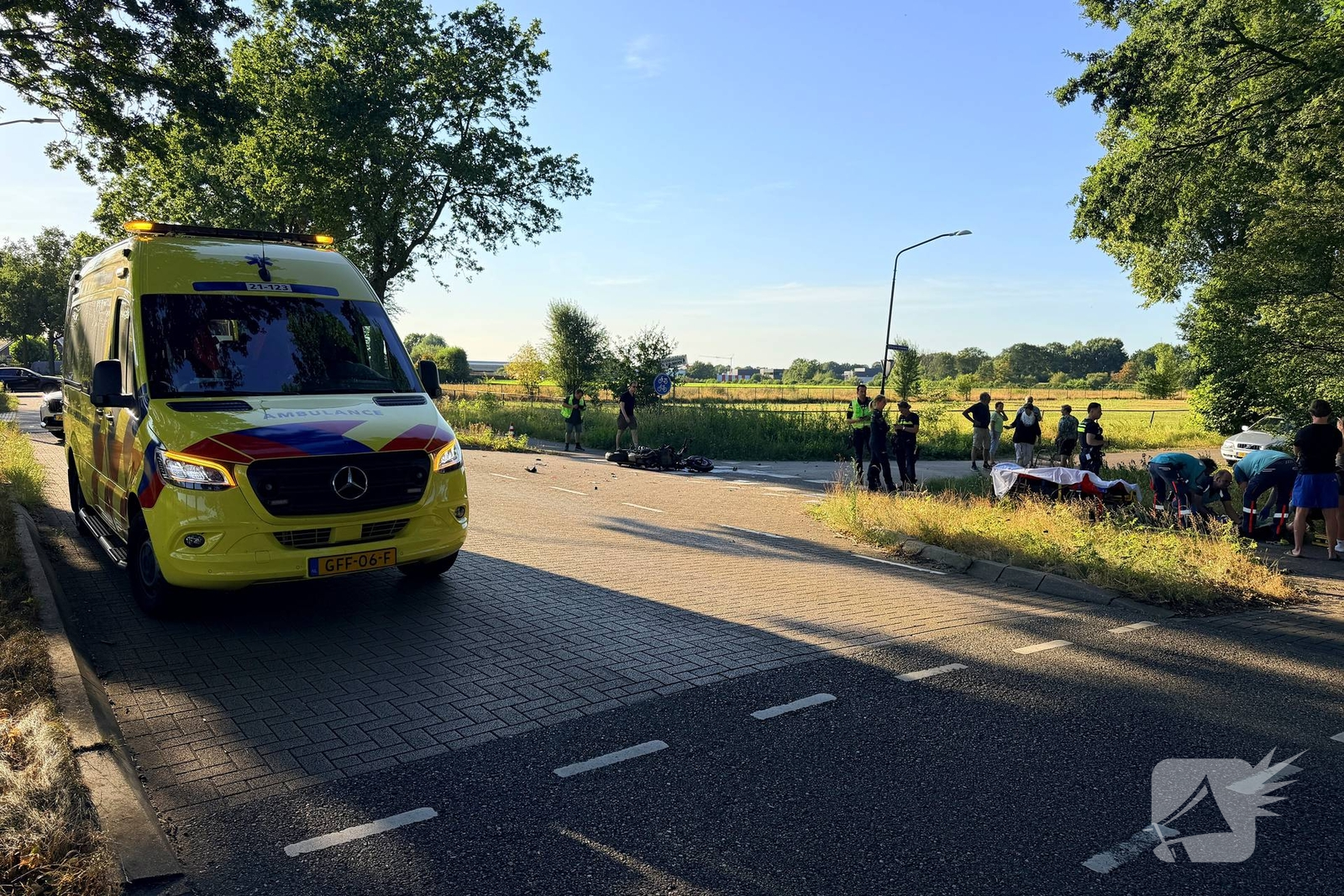 Motorrijder zwaargewond bij aanrijding