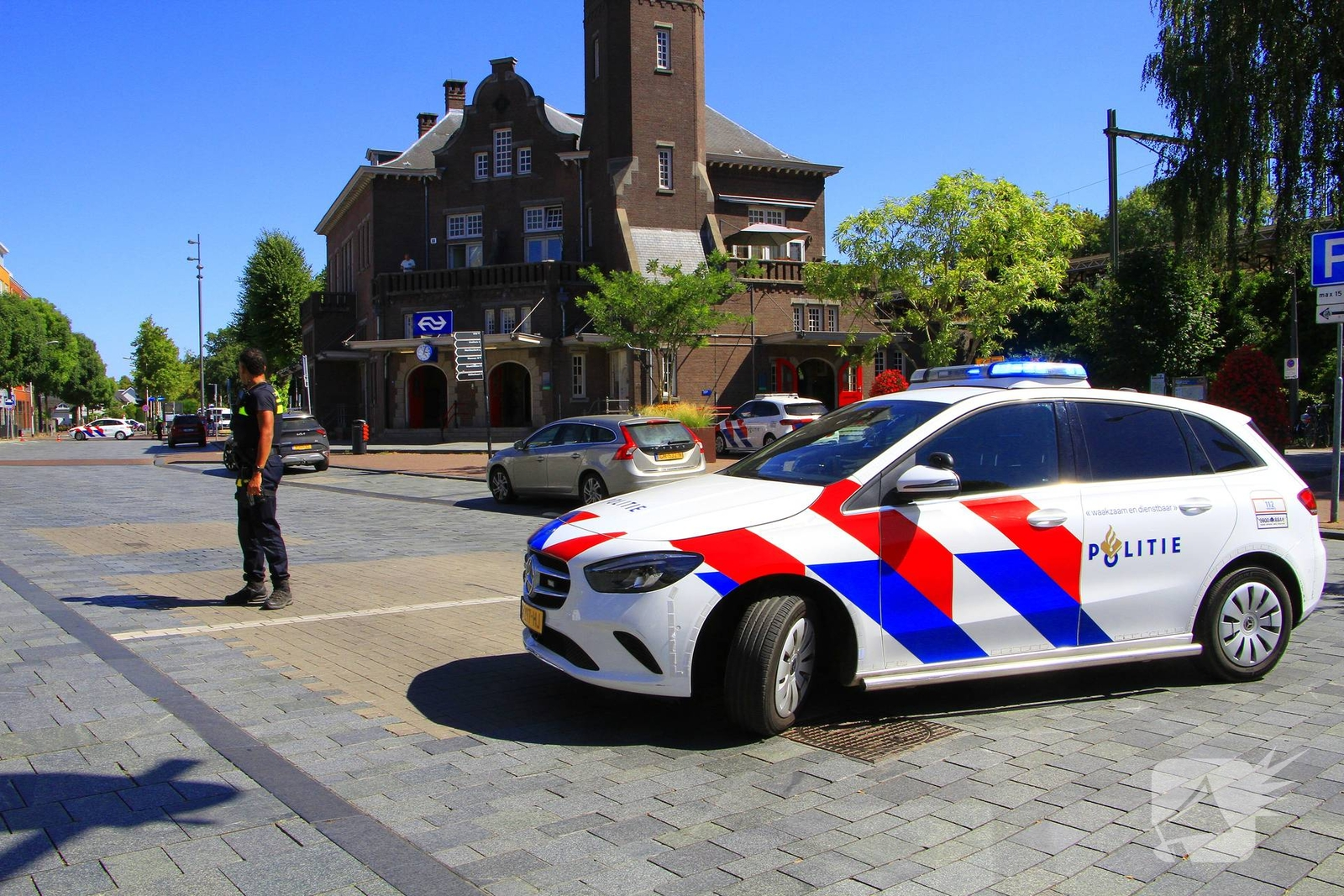 Politie sluit station af na vondst verdacht pakketje