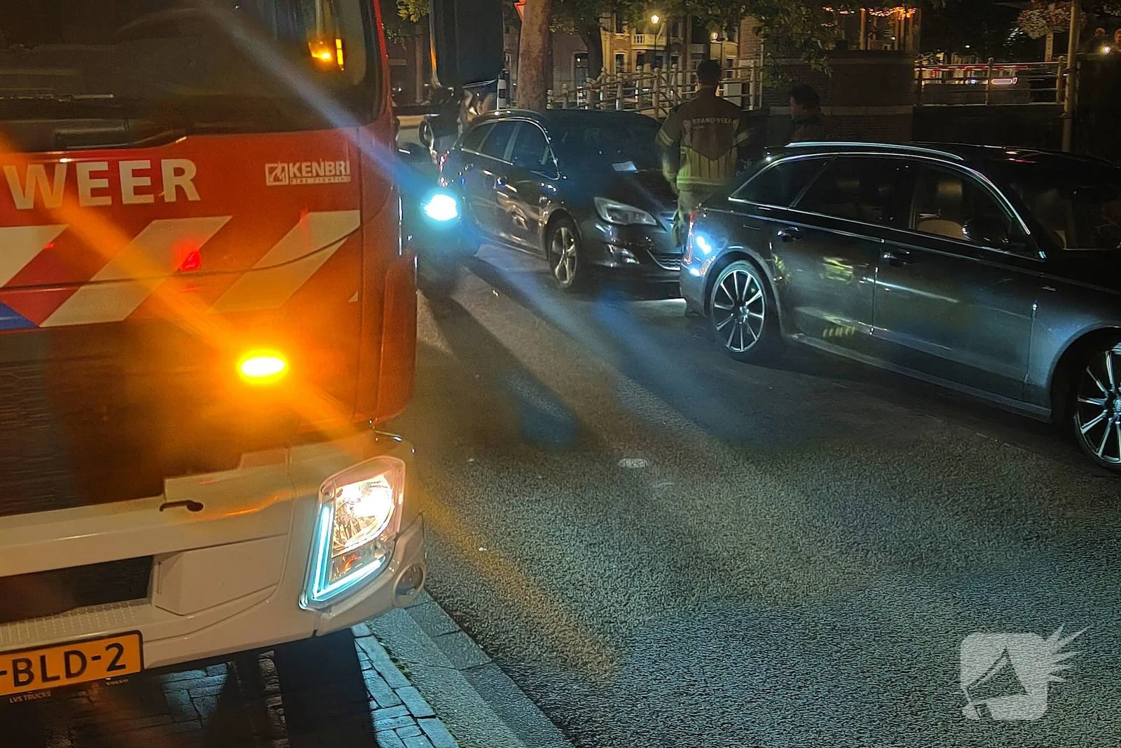 Hulpdiensten snel in actie bij autobrand