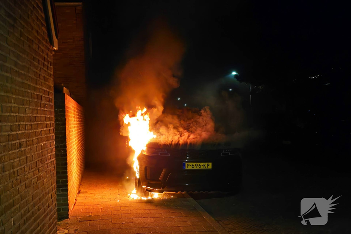 Auto verwoest door brandstichting