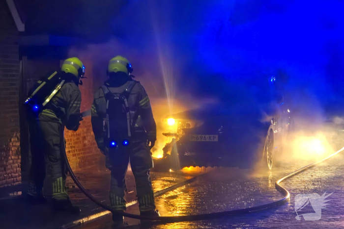 Auto verwoest door brandstichting