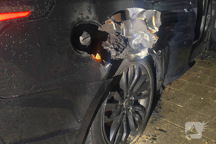 Auto verwoest door brandstichting