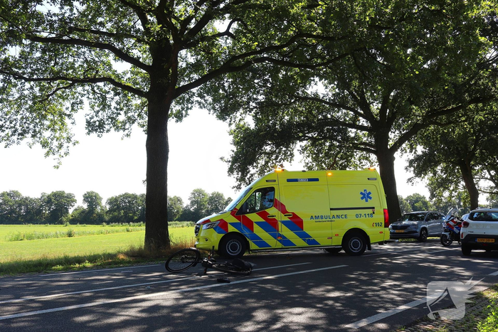 Fietser betrokken bij ongeval met bestelbus