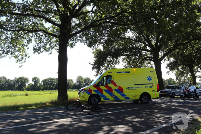 Fietser betrokken bij ongeval met bestelbus