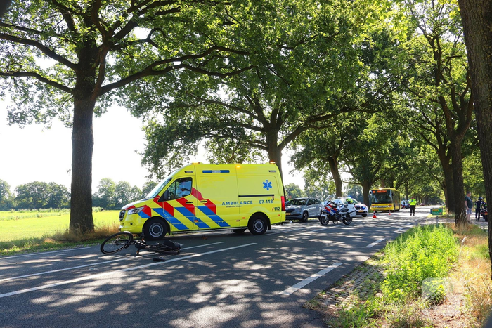 Fietser betrokken bij ongeval met bestelbus