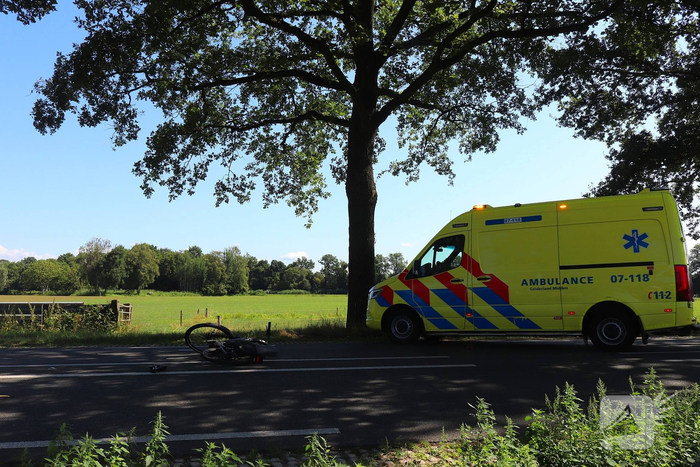Fietser betrokken bij ongeval met bestelbus