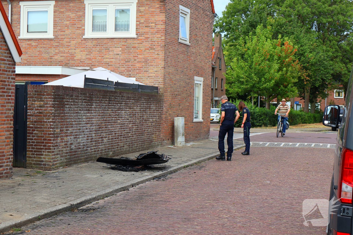 Forensische Opsporing doet onderzoek naar autobrand