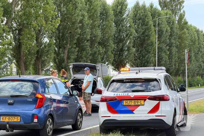 Brommerrijdster gewond bij aanrijding