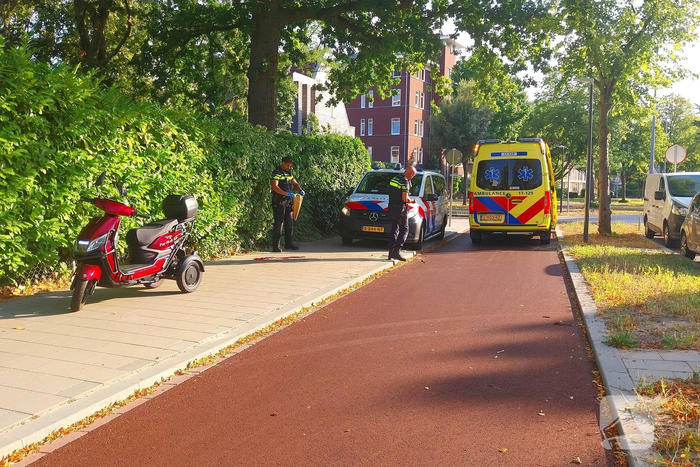 Persoon gewond na val met driewielscooter