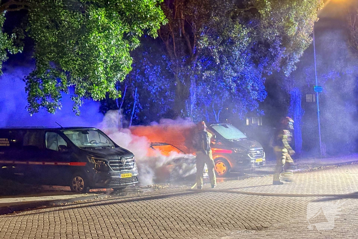 Gasfles ontploft tijdens autobrand