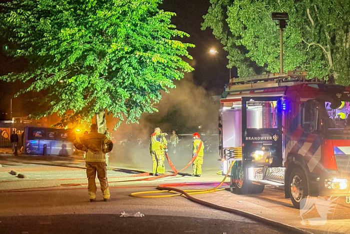Gasfles ontploft tijdens autobrand