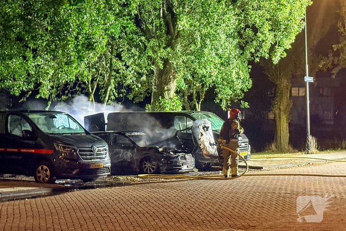 Gasfles ontploft tijdens autobrand