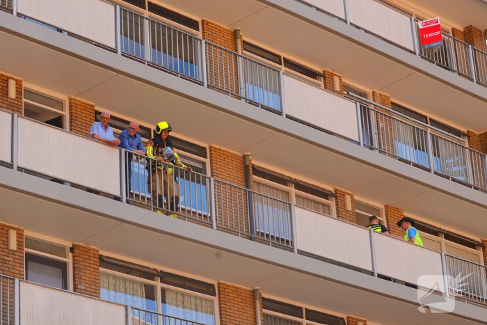 Brandweer ingezet voor mogelijke brand in flatwoning