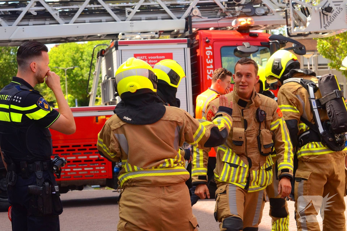 Brandweer ingezet voor mogelijke brand in flatwoning