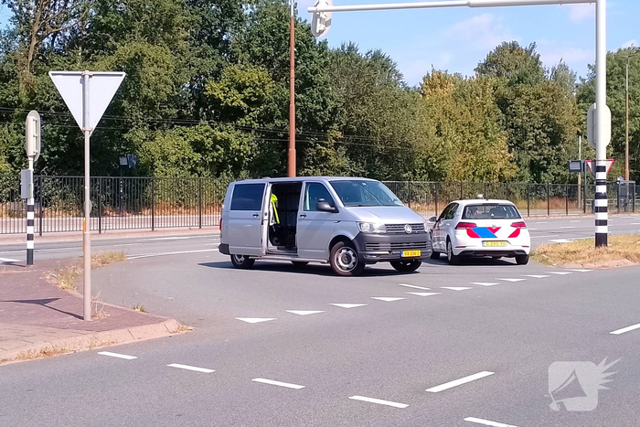 22-jarige man zwaargewond na ernstig ongeval tegen pijlwagen