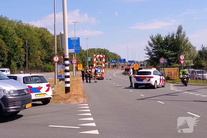 22-jarige man zwaargewond na ernstig ongeval tegen pijlwagen