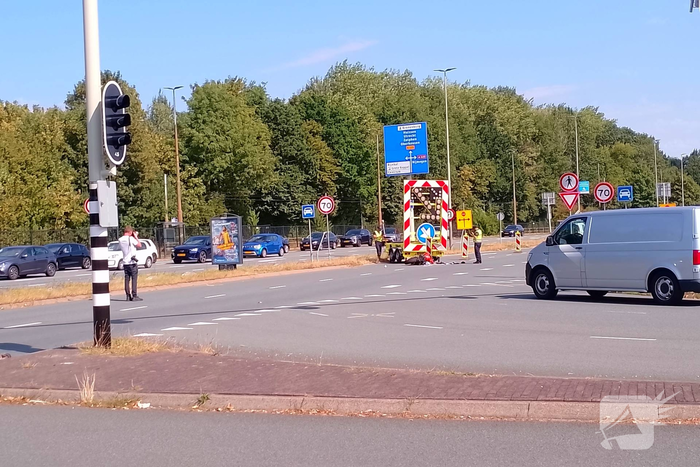 22-jarige man zwaargewond na ernstig ongeval tegen pijlwagen