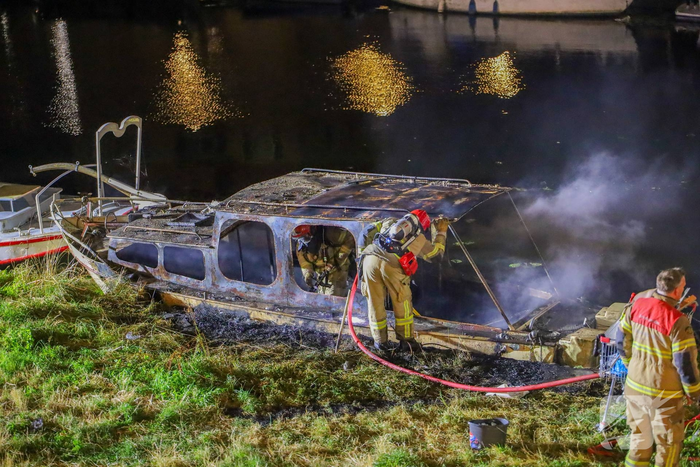 Twee boten verwoest door brand