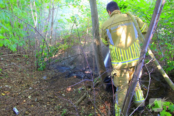 Brand in berm snel geblust