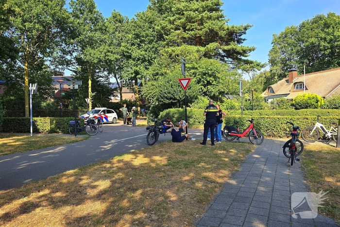 Aanrijding tussen fatbike en bezorgscooter