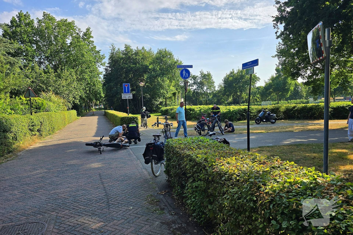 Aanrijding tussen fatbike en bezorgscooter