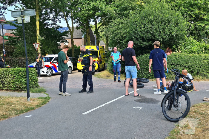Aanrijding tussen fatbike en bezorgscooter