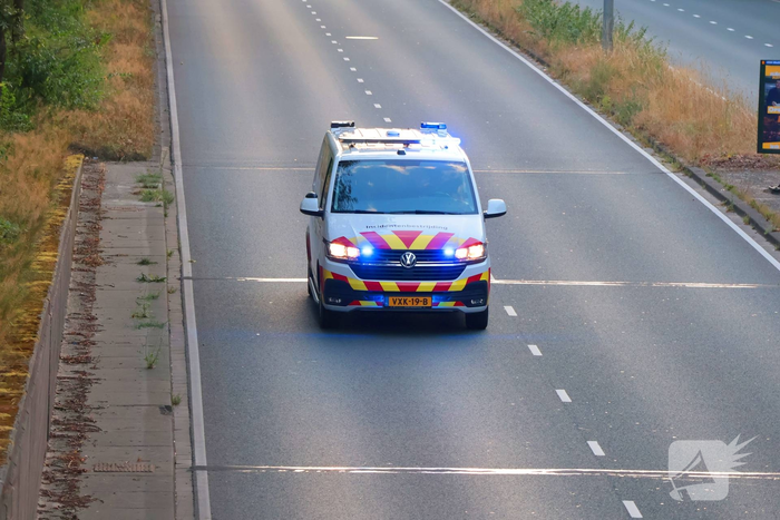 Jongeren opgemerkt langs het spoor