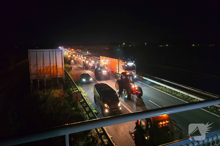 Actie tegen stikstofplannen met lange stoet