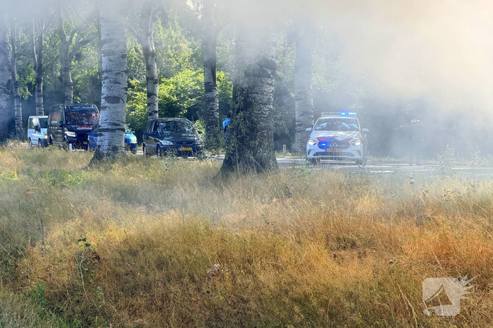 Brand in rijdende auto tijdens late ochtend