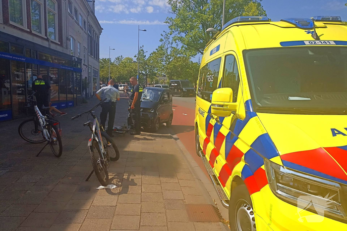 Auto zwaar beschadigd na ongeval met fietser