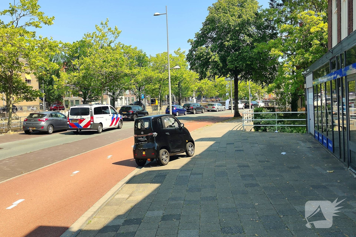 Auto zwaar beschadigd na ongeval met fietser