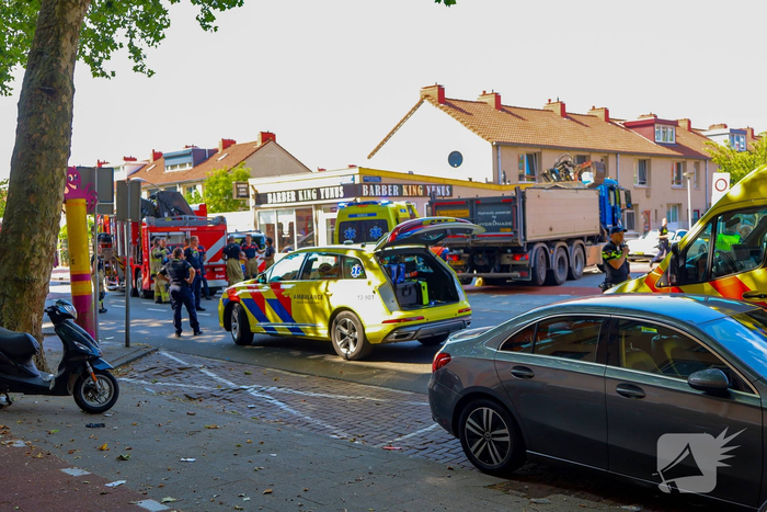 Fietser zwaargewond bij aanrijding met vrachtwagen