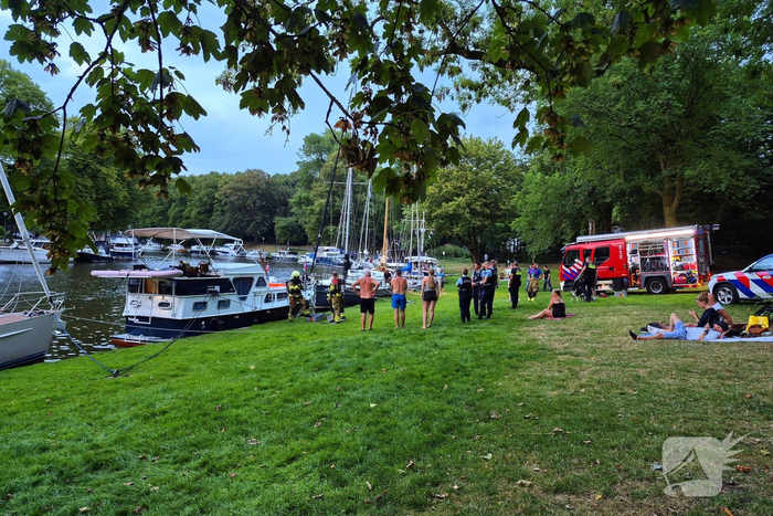 Brand op vaartuig vergt snelle brandweeractie