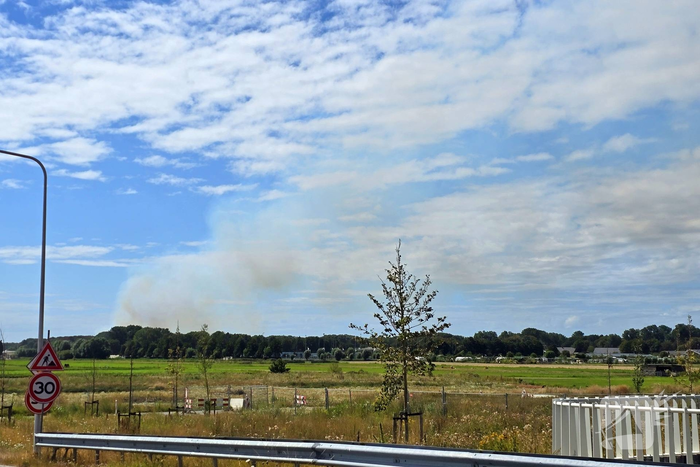 Brand in duinen zorgt voor grote rookontwikkeling