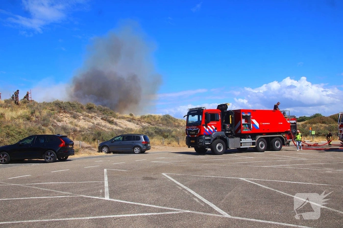 Brand in duinen zorgt voor grote rookontwikkeling