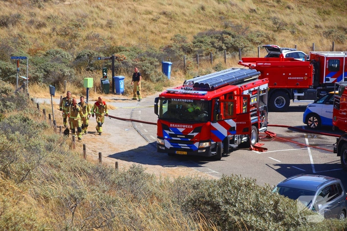 Brand in duinen zorgt voor grote rookontwikkeling