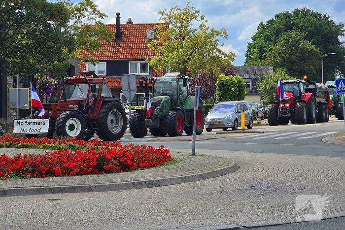 Boerenprotest zorgt voor afgesloten rotonde