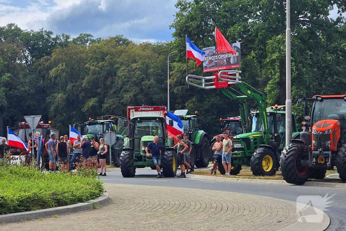 Boerenprotest zorgt voor afgesloten rotonde