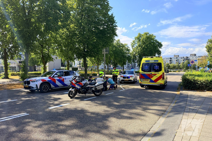 Man met verward gedrag springt voor bedrijfsbus en zorgt voor opschudding