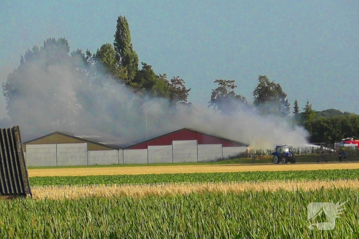 Brand bij camperstalling zorgt voor grote inzet