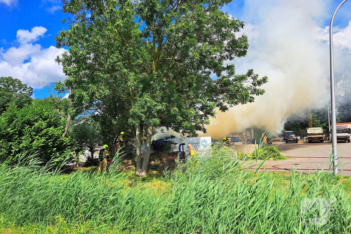 Flinke bermbrand veroorzaakt rookontwikkeling