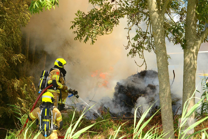 Flinke bermbrand veroorzaakt rookontwikkeling