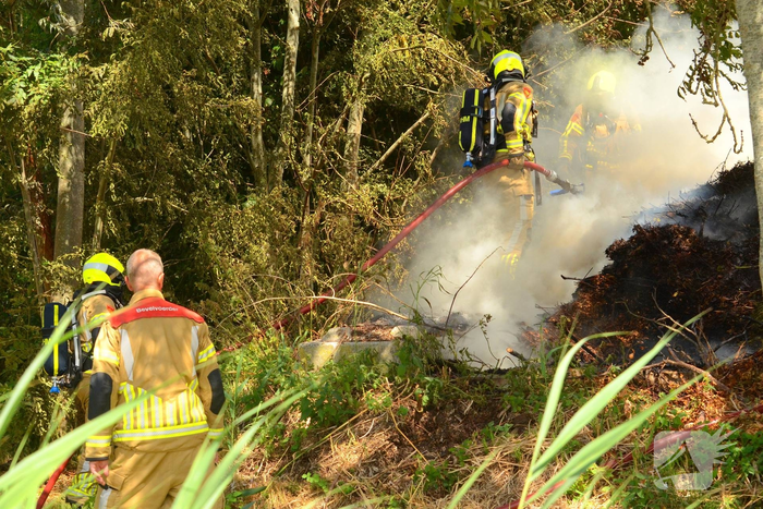 Flinke bermbrand veroorzaakt rookontwikkeling