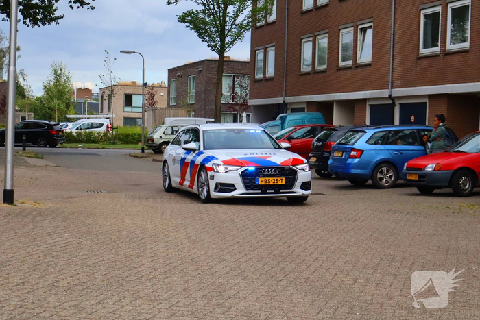 Bewoners uit voorzorg naar buiten bij middelbrand in flatwoning